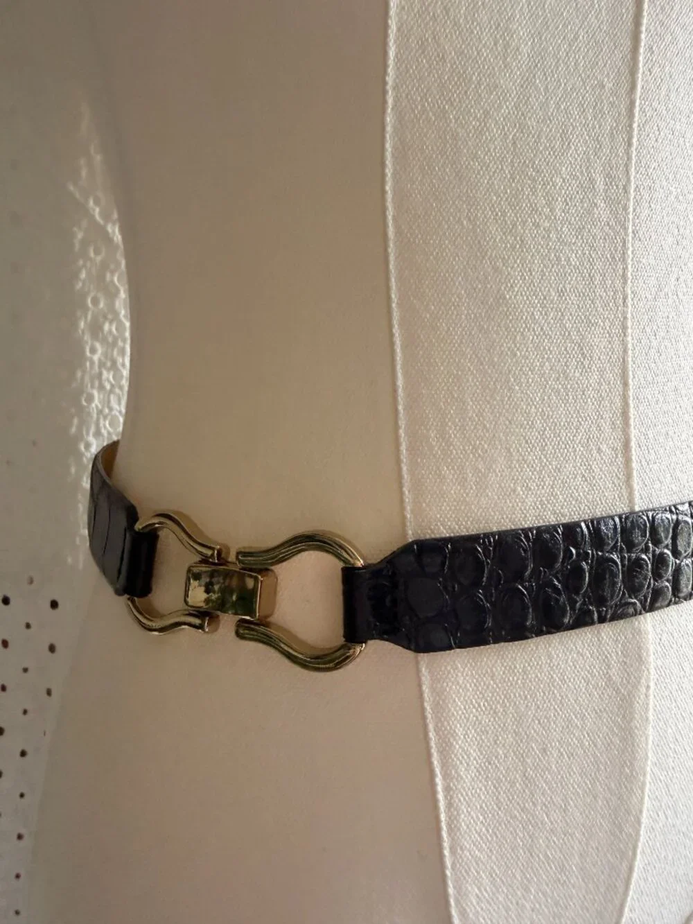 Rouje Skinny Embossed Belt. Size S/M.